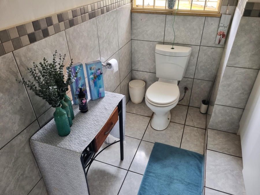 Commercial Property for Sale in Zuurplaat A H North West